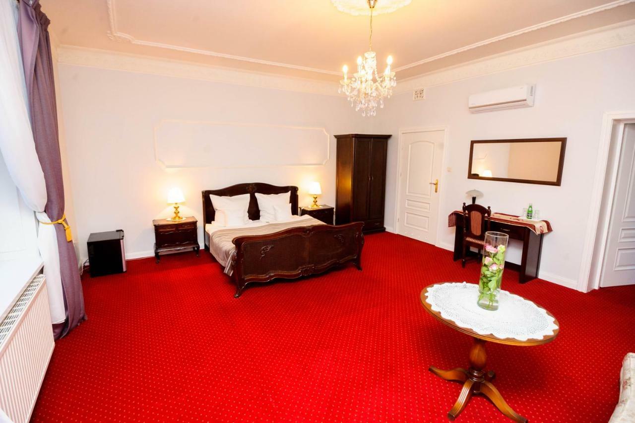 Hotel Dwor Sójki מראה חיצוני תמונה