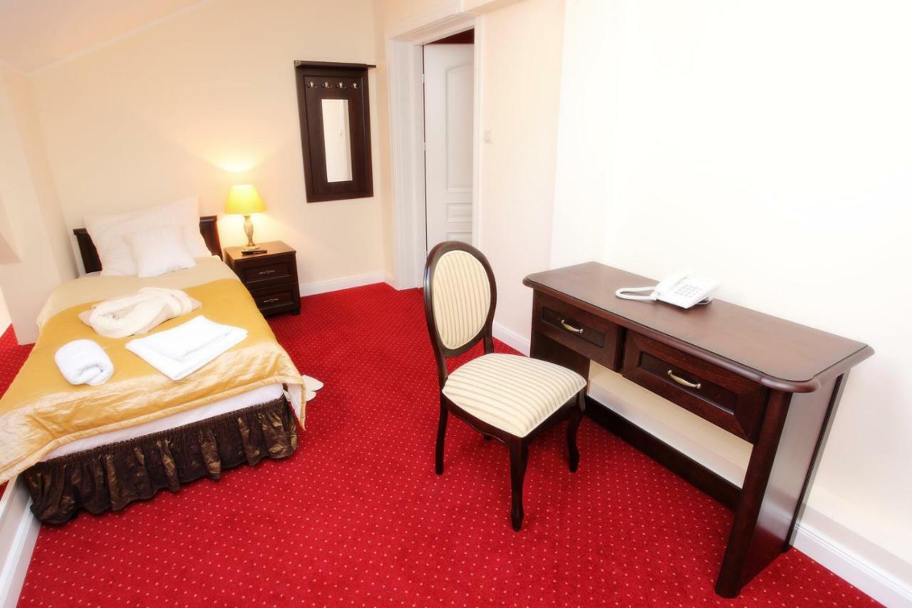 Hotel Dwor Sójki מראה חיצוני תמונה