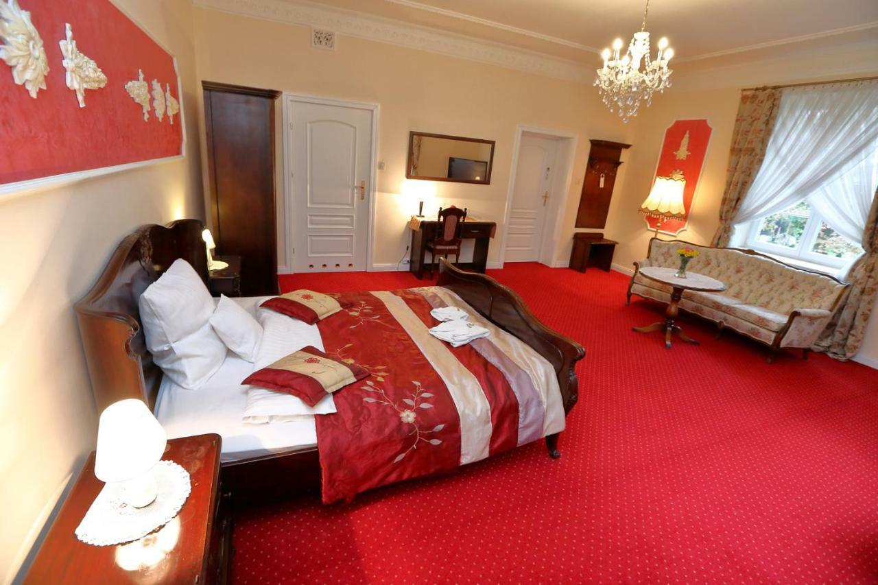 Hotel Dwor Sójki מראה חיצוני תמונה